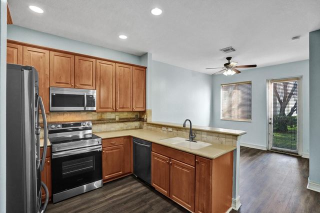 21403 NW 13th Court 303, Miami Gardens, FL 33169