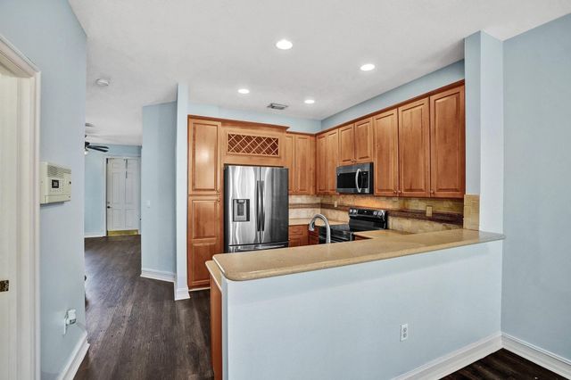21403 NW 13th Court 303, Miami Gardens, FL 33169
