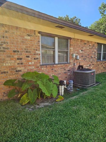 604 NE Powell Drive, Fort Walton Beach, FL 32547