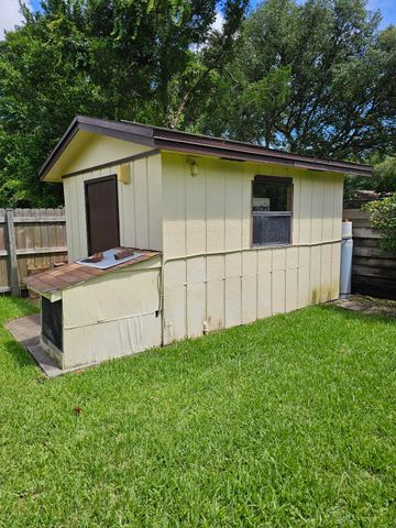 604 NE Powell Drive, Fort Walton Beach, FL 32547