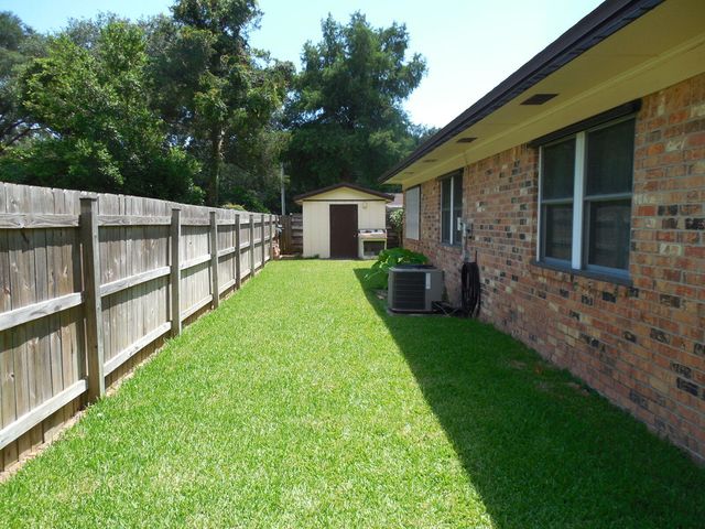 604 NE Powell Drive, Fort Walton Beach, FL 32547