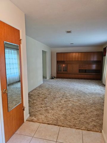 604 NE Powell Drive, Fort Walton Beach, FL 32547