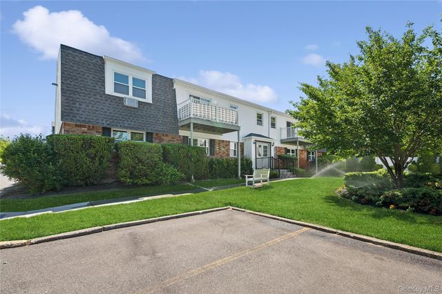 260 Waverly Avenue 49, Patchogue, NY 11772