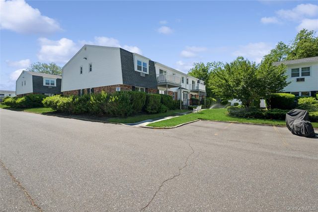 260 Waverly Avenue 49, Patchogue, NY 11772
