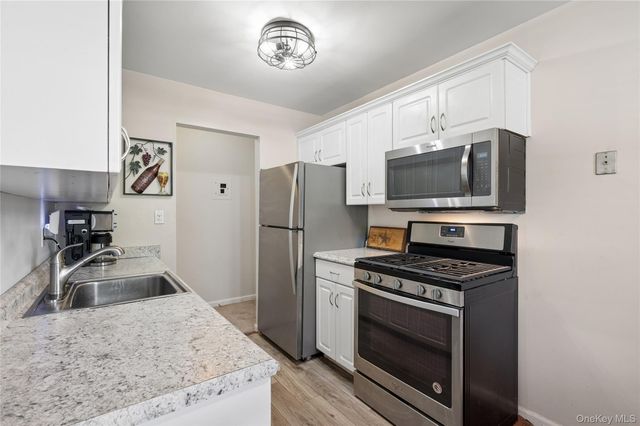 260 Waverly Avenue 49, Patchogue, NY 11772