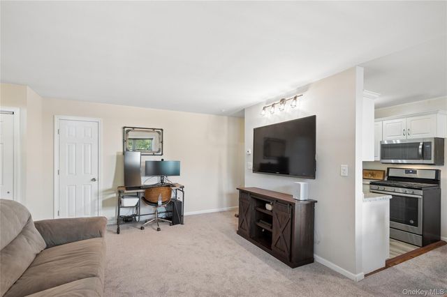 260 Waverly Avenue 49, Patchogue, NY 11772