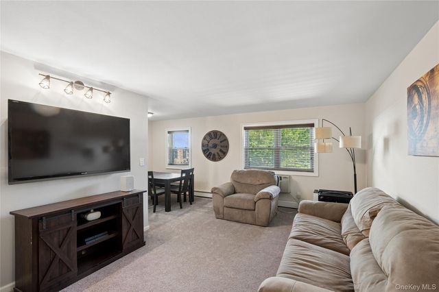 260 Waverly Avenue 49, Patchogue, NY 11772