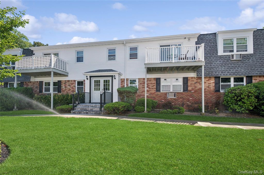 260 Waverly Avenue 49, Patchogue, NY 11772