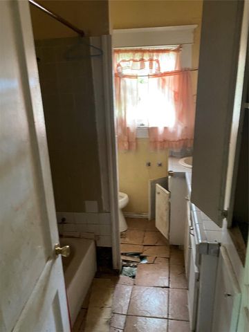 2214 Lee Street, Houston, TX 77026