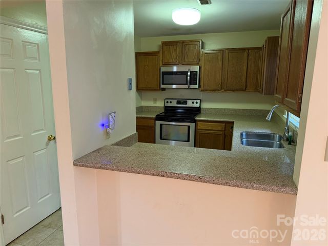 3200 Selwyn Farms Lane 6, Charlotte, NC 28209