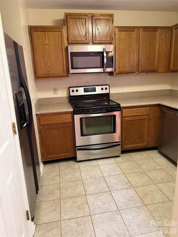 3200 Selwyn Farms Lane 6, Charlotte, NC 28209