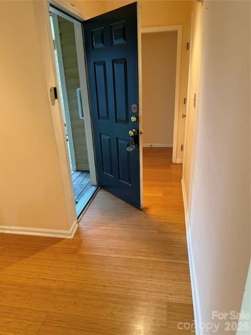 3200 Selwyn Farms Lane 6, Charlotte, NC 28209