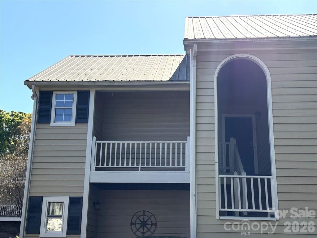 3200 Selwyn Farms Lane 6, Charlotte, NC 28209