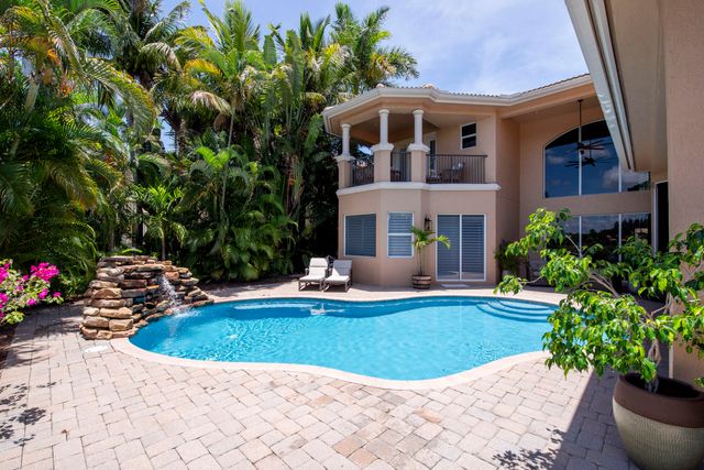 8801 Wellington View Drive, West Palm Beach, FL 33411