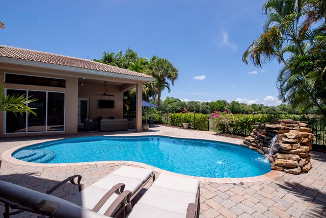 8801 Wellington View Drive, West Palm Beach, FL 33411