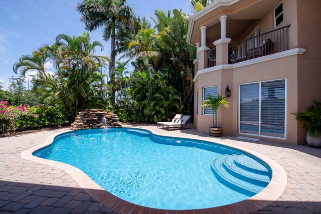 8801 Wellington View Drive, West Palm Beach, FL 33411