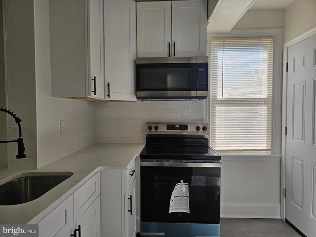 912 MCCABE AVE, Wilmington, DE 19802