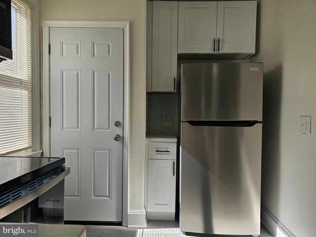 912 MCCABE AVE, Wilmington, DE 19802