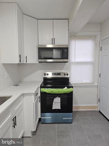 912 MCCABE AVE, Wilmington, DE 19802