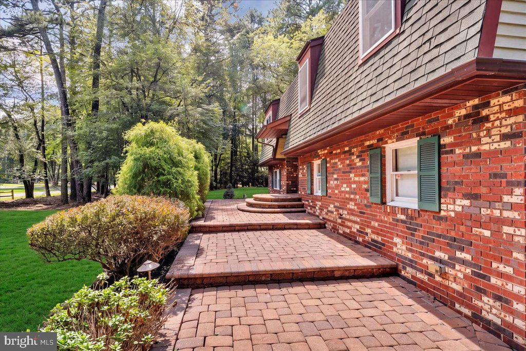 5 BIRCH DR, SOUTHAMPTON, NJ 08088 — photo 4