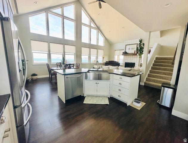 2159 S VALLEY VIEW DR, Garden City, UT 84028