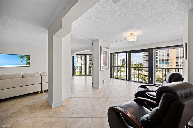 4401 Gulf Shore Blvd N Unit 804, Naples, FL 34103