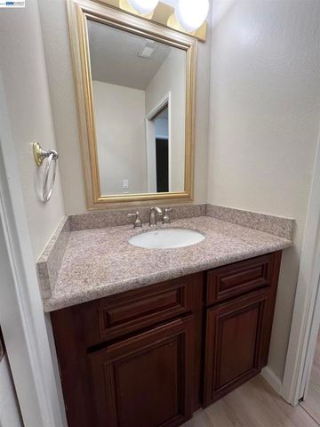 4176 San Pablo Dam Rd B, El Sobrante, CA 94803