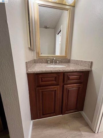 4176 San Pablo Dam Rd B, El Sobrante, CA 94803