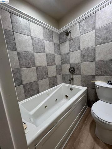 4176 San Pablo Dam Rd B, El Sobrante, CA 94803
