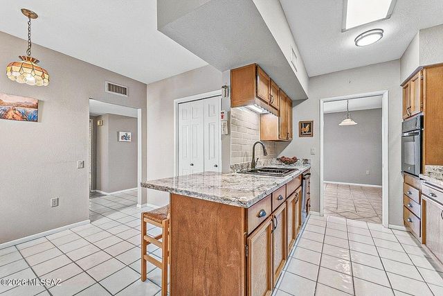 1085 W Camino Sagasta, Green Valley, AZ 85622