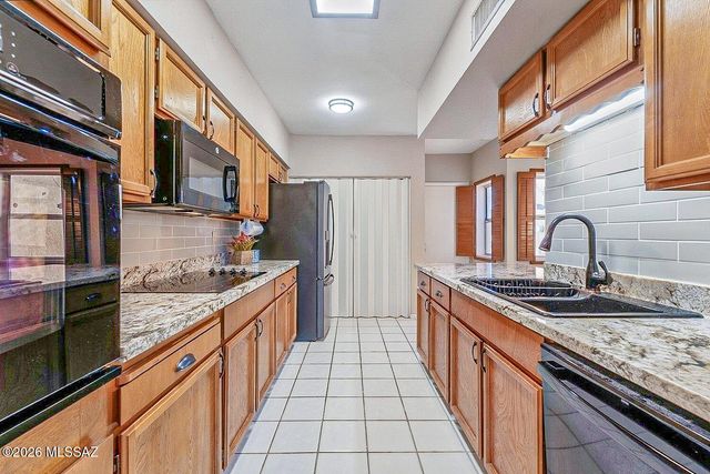 1085 W Camino Sagasta, Green Valley, AZ 85622