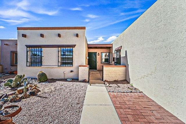 1085 W Camino Sagasta, Green Valley, AZ 85622