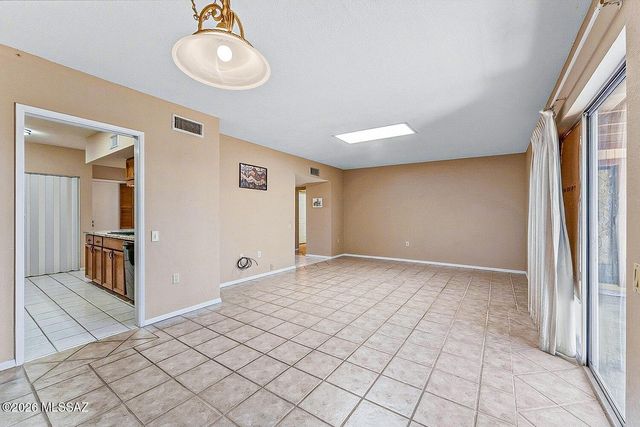 1085 W Camino Sagasta, Green Valley, AZ 85622