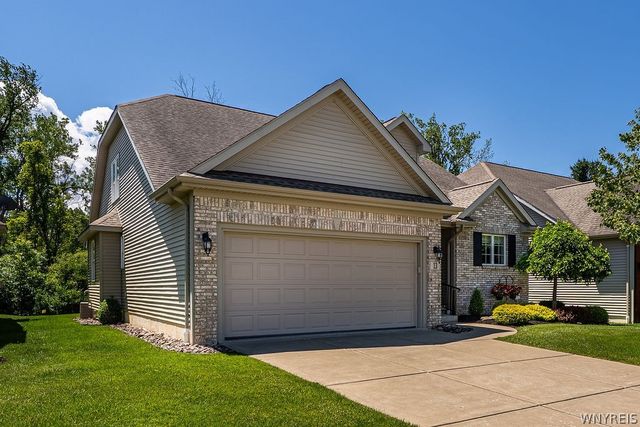 13 Logan Lane, Lancaster, NY 14086