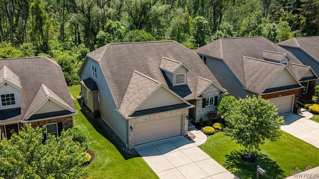 13 Logan Lane, Lancaster, NY 14086