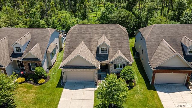 13 Logan Lane, Lancaster, NY 14086