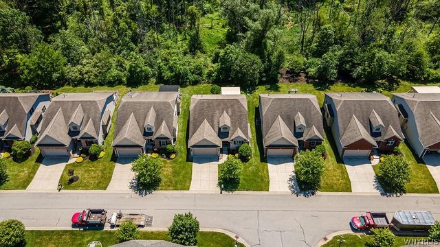 13 Logan Lane, Lancaster, NY 14086