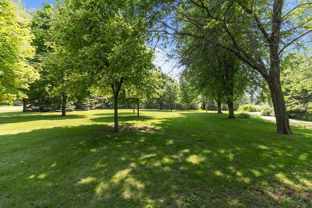 BLACK WOLF POINT LANE, Oshkosh, WI 54902