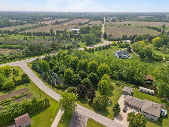 BLACK WOLF POINT LANE, Oshkosh, WI 54902