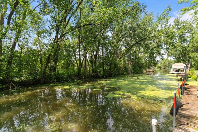 BLACK WOLF POINT LANE, Oshkosh, WI 54902