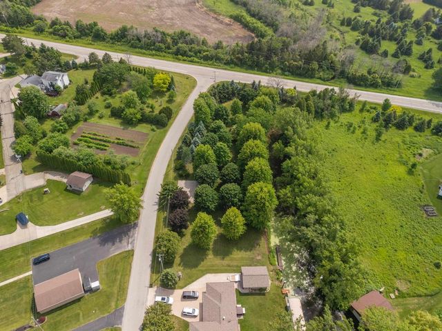 BLACK WOLF POINT LANE, Oshkosh, WI 54902