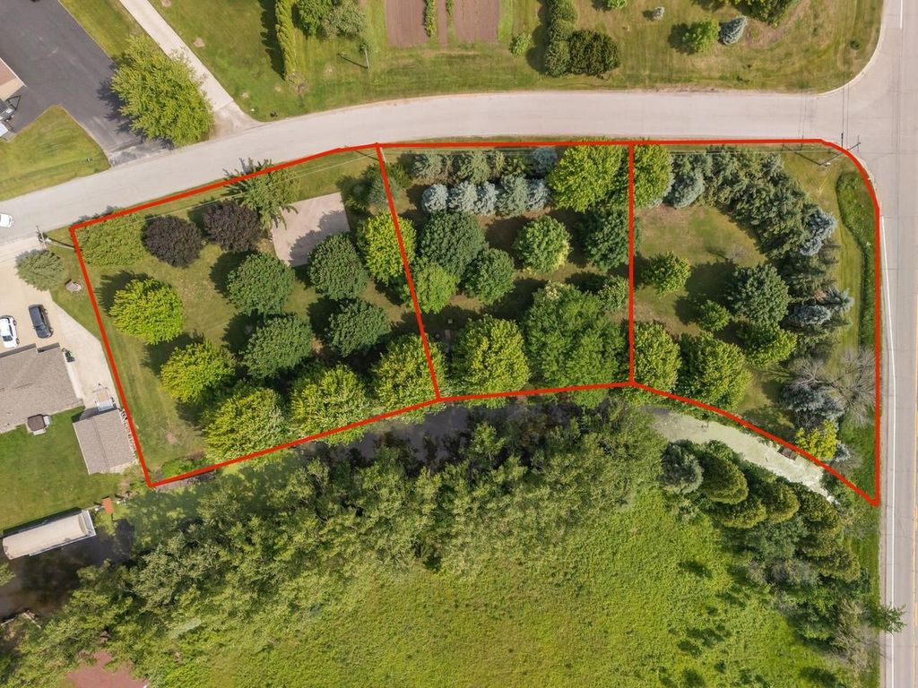 BLACK WOLF POINT LANE, Oshkosh, WI 54902