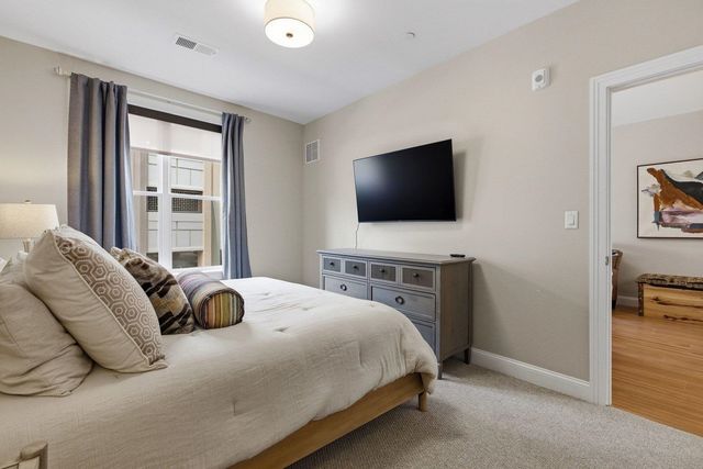 99 Foundry Place 306, Portsmouth, NH 03801