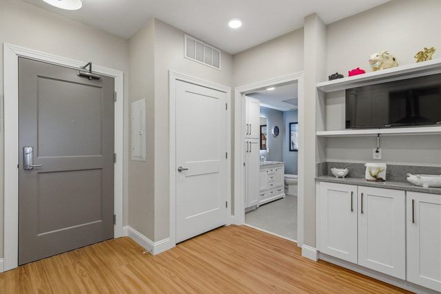 99 Foundry Place 306, Portsmouth, NH 03801