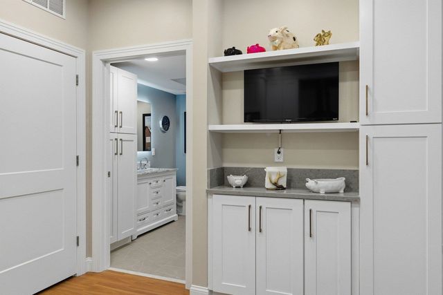 99 Foundry Place 306, Portsmouth, NH 03801