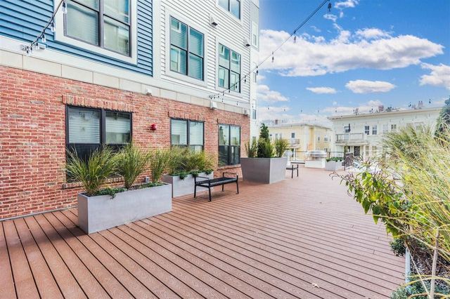 99 Foundry Place 306, Portsmouth, NH 03801