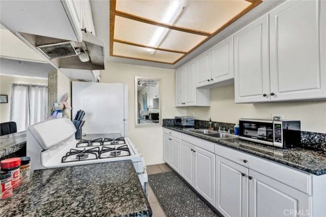 1015 N Parton Street, Santa Ana, CA 92701