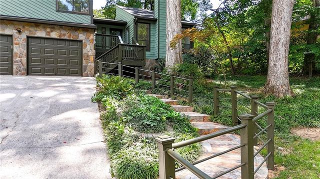 3479 Vinings North Trail SE, Smyrna, GA 30080
