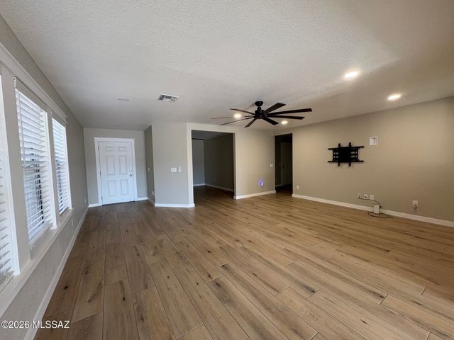 10552 S Sunshower Way, Vail, AZ 85641
