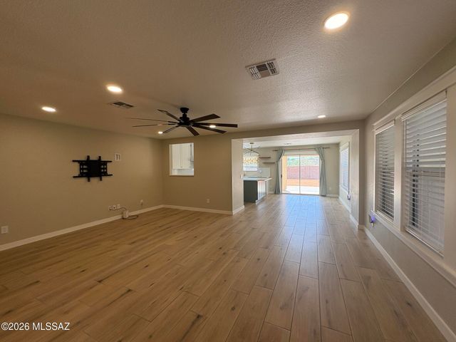 10552 S Sunshower Way, Vail, AZ 85641